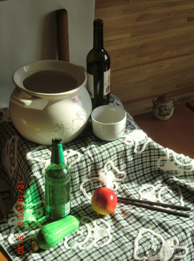 砂锅 酒瓶 静物 组合 几何 形体 实物 照片 美术 素描 素描技术 色彩 水粉 水彩 美术基础 写生 静物写生 静物摄影 文化艺术 美术绘画