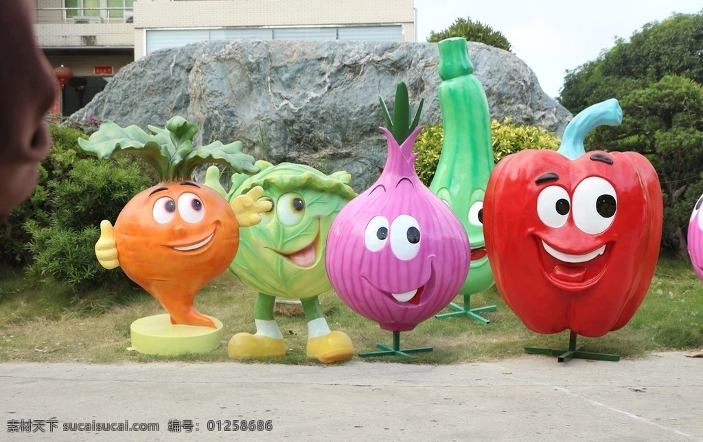蔬菜雕塑圖片 蔬菜組合 雕塑 笑臉 蘿卜 彩色 建筑園林