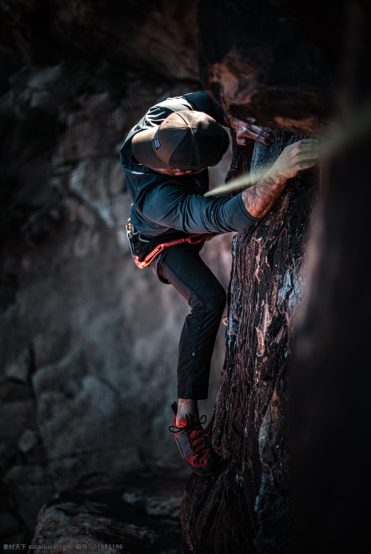 极限运动 攀岩 攀登 岩壁 峭壁 正在攀岩 户外运动 极限挑战 正在攀岩的人 图库运动娱乐 生活百科