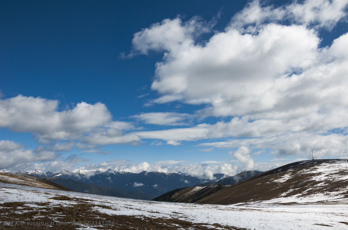 藍(lán)天 白云 背景 雪山 藍(lán)天白云 云朵 云彩 高原云 簡(jiǎn)約 天空 云層 藍(lán)色 白色 清新 簡(jiǎn)單 高山 云海 旅游攝影 國(guó)內(nèi)旅游