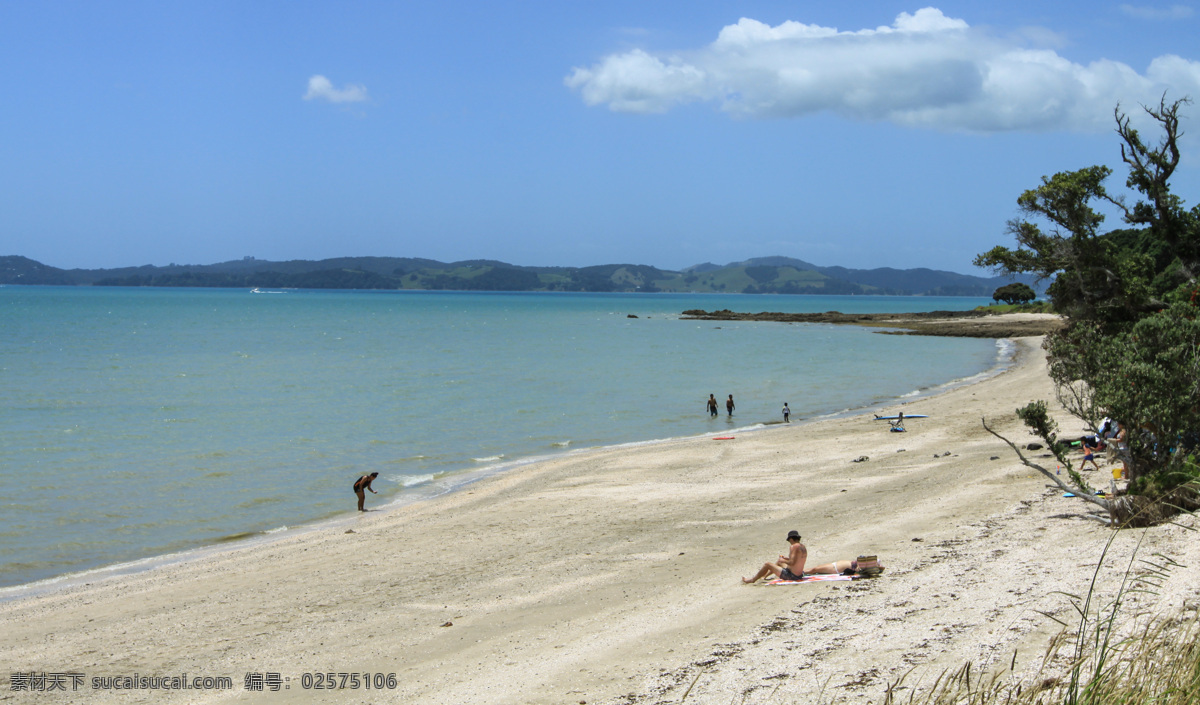新西兰 海滨 风景 天空 蓝天 白云 远山 大海 海水 海湾 海滩 绿树 沙滩 游人 休闲 风光 旅游摄影 国外旅游