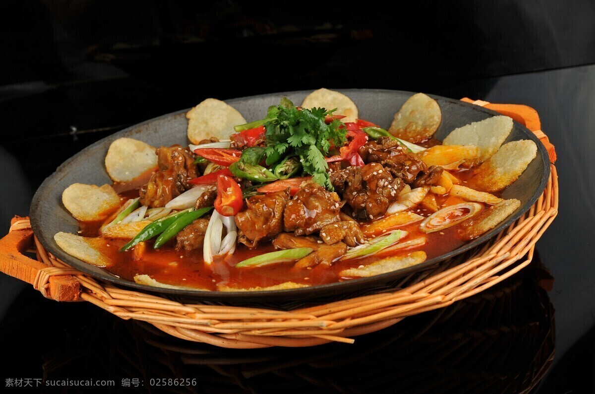 地鍋雞圖片 地鍋雞 雞 地鍋 雞肉 地鍋雞菜品 餐飲美食