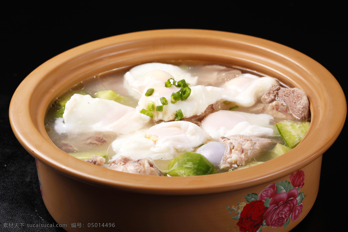 筒子 骨 燉 荷包蛋 筒子骨 筒骨 筒骨荷包蛋 滿漢全席 餐飲美食 傳統(tǒng)美食