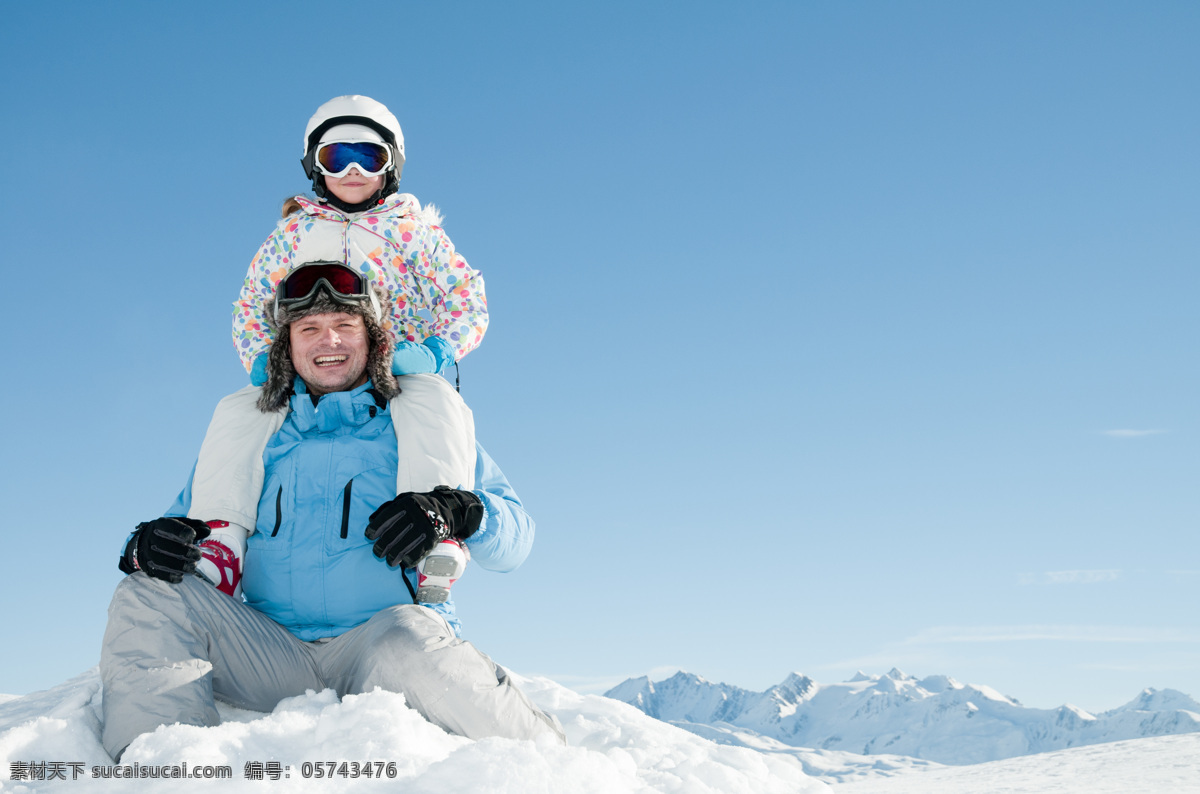 度假 滑雪 父女 度假胜地 冬季 雪地 美丽雪景 雪山 外国男性 小女孩 滑雪图片 生活百科