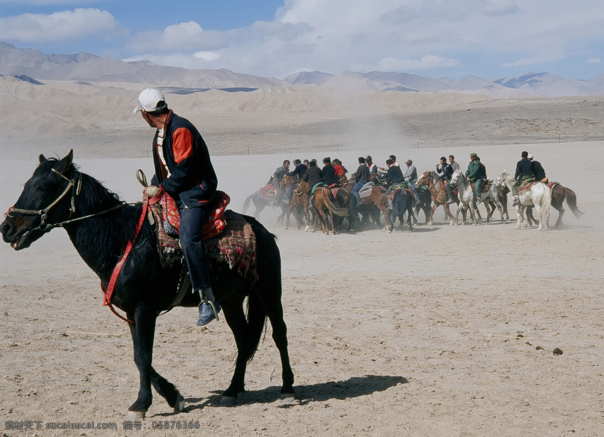 新疆喀什地区 风光 人文 新疆 喀什 叼羊比赛 蓝天 白云 山峦 马 塔吉克族 自然风景 自然景观