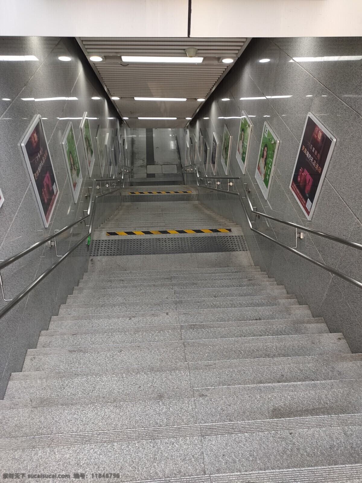 地鐵 城市建筑 夜景 路 城市風景 樓房 小區(qū) 城市景觀 建筑物 燈光 繁華 大廈 大樓 建筑群 高樓 都市 街道 商場 公共設(shè)施 城市設(shè)施 公交 住宅 寫字樓 辦公樓 站臺 交通 餐飲美食 傳統(tǒng)美食
