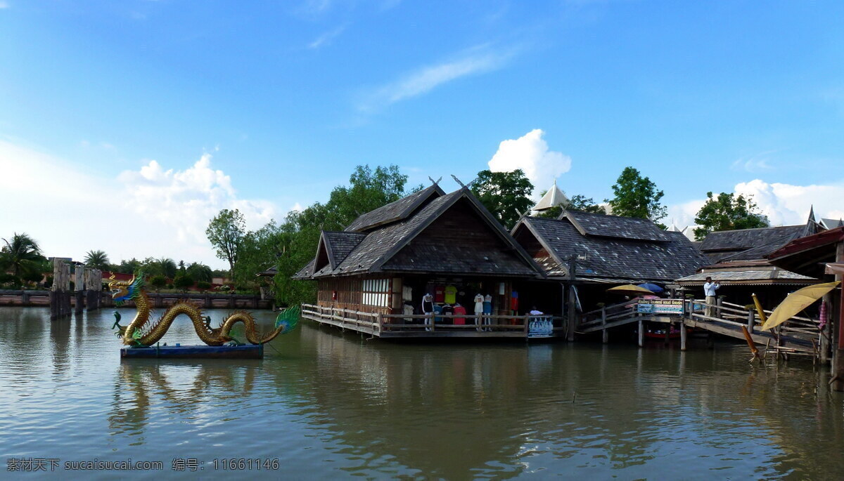 泰国风情 泰国旅游 东南亚风景 唯美风景 蓝天 白云 绿树 绿水 特色屋 游船 国外旅游 旅游摄影
