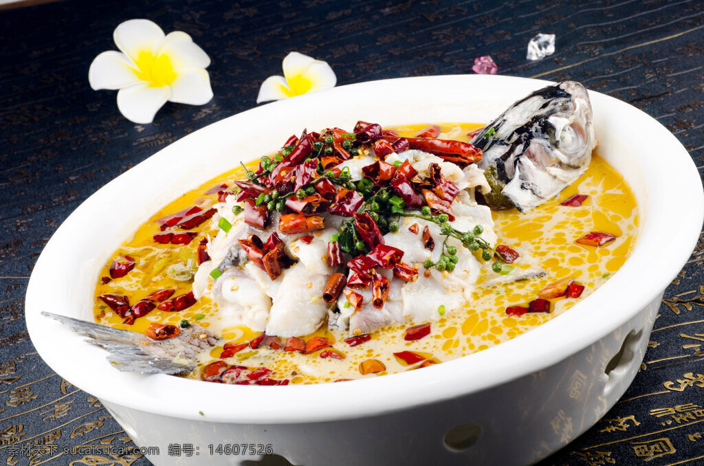 酸菜魚 川菜 經(jīng)典菜肴 中餐 魚片 酸辣味 四川風味 家常菜 傳統(tǒng)美食 辣椒 香菜 黃湯 鮮嫩 魚頭 中國菜