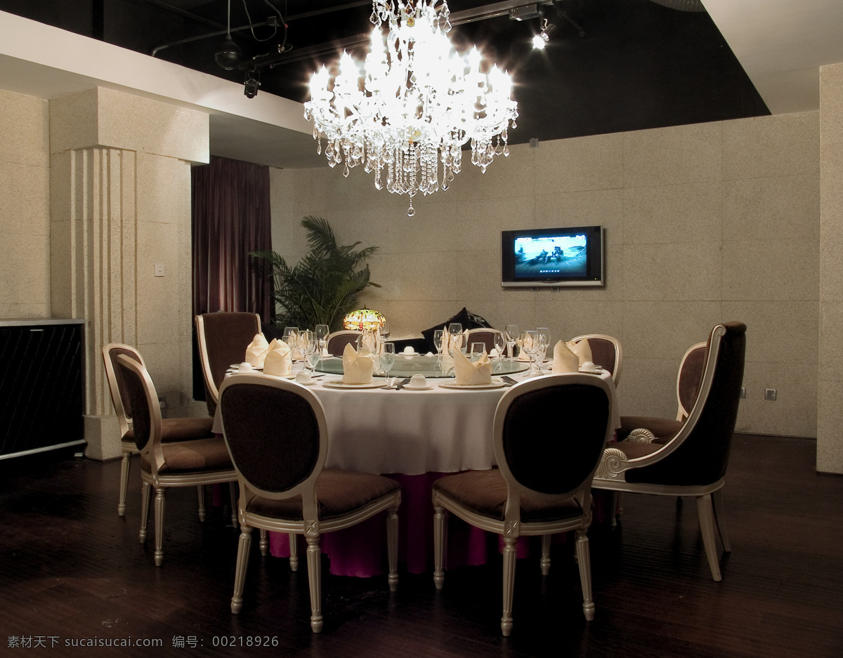 杯子 餐布 餐厅 餐椅 餐桌 电视 建筑园林 酒店餐厅 酒店 菜灯 室内摄影 摄影图库