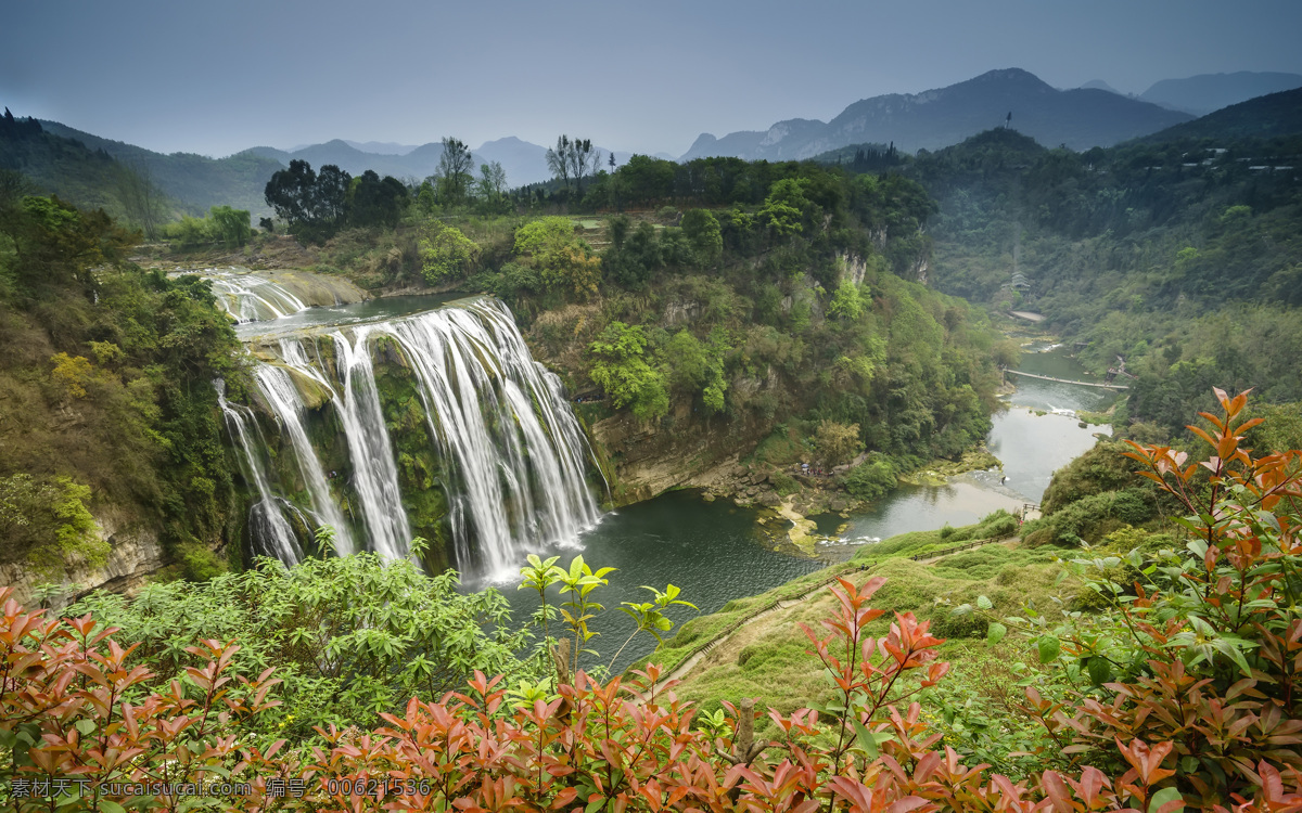 贵州 黄果树瀑布 俯瞰 山水 激流 直泻 白色瀑布 壮观 河流 山林 蓝天 景观 景点 国内旅游 旅游摄影
