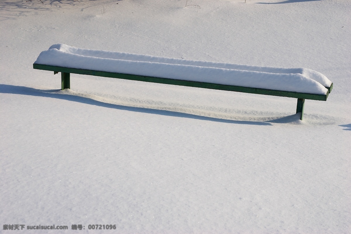地上 积雪 冬天雪景 冬季 美丽风景 美丽雪景 白雪 风景摄影 树木 雪地 山水风景 风景图片
