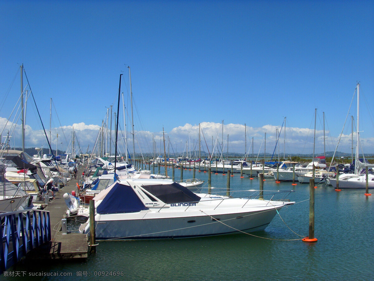 新西兰 码头 风景 蓝天 白云 大海 海水 游艇 桅杆 铁桥 游人 倒影 国外旅游 旅游摄影