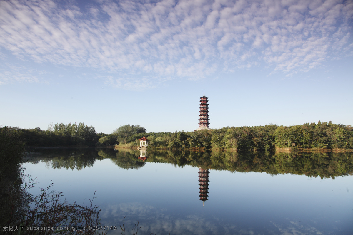 三台山六和塔 三台山 六和塔 佛塔 寺院 湖水 水面 青山 白云 嶂山 宿迁 湖滨新城 森林公园 大景 风景名胜 自然景观