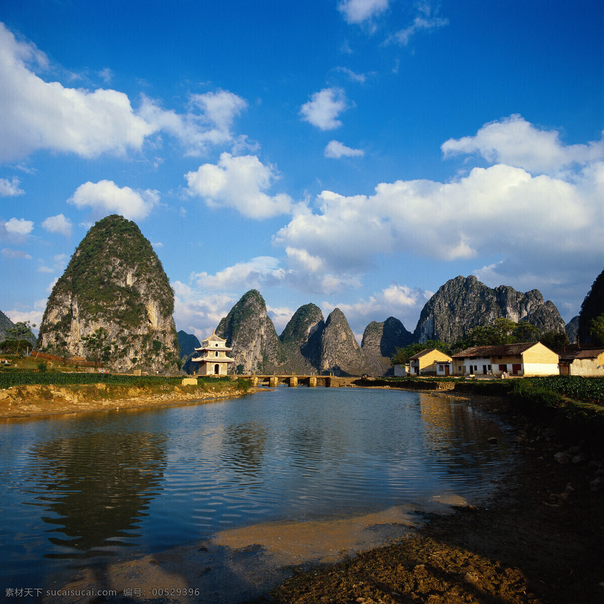 桂林山水 风景图片 山峰 河流 植被 建筑 蓝天 白云 桂林 广西 风景 300 国内旅游胜地 国内旅游 旅游摄影