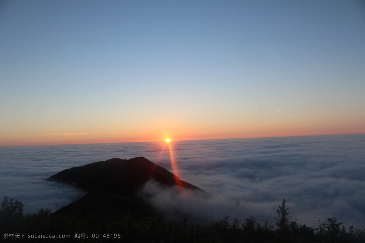 日出背景 山顶日出 云层红霞 日出 日出日落 日落 日出东方 太阳 太阳升起 泰山日出 黄山日出 日出剪影 朝霞 落日 朝日 晚霞 落霞 自然景观 自然风景