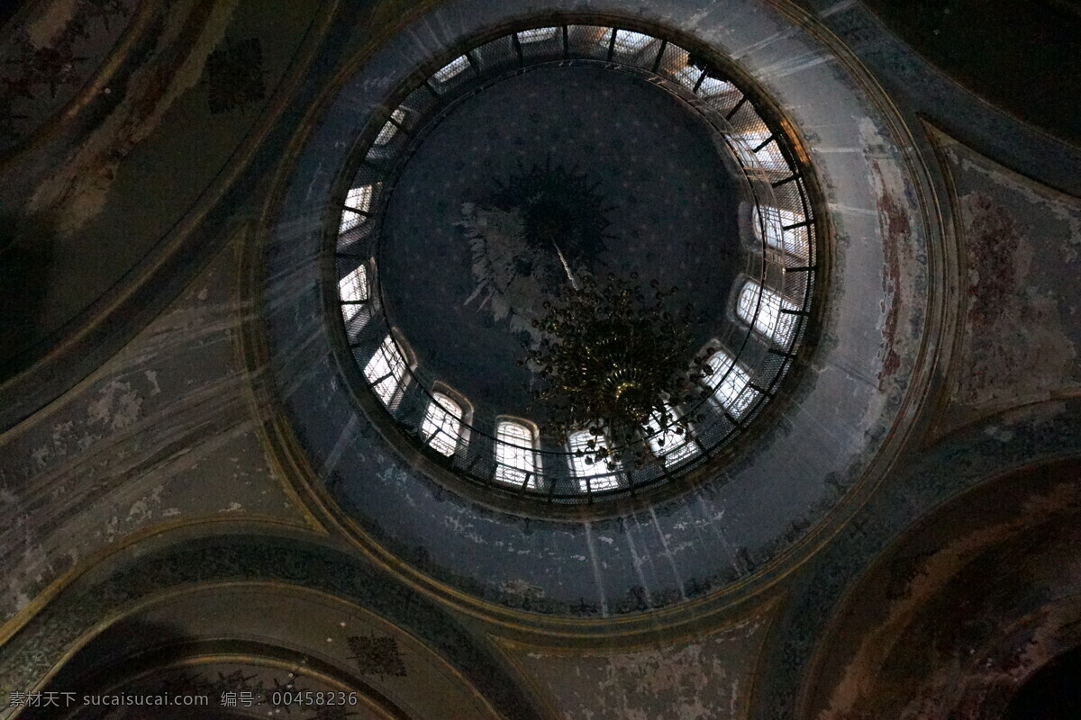 吊灯 国内旅游 哈尔滨 旅游摄影 内部 欧式建筑 教堂 内 顶 教堂内顶 圣索 菲亚 顶部 装饰素材
