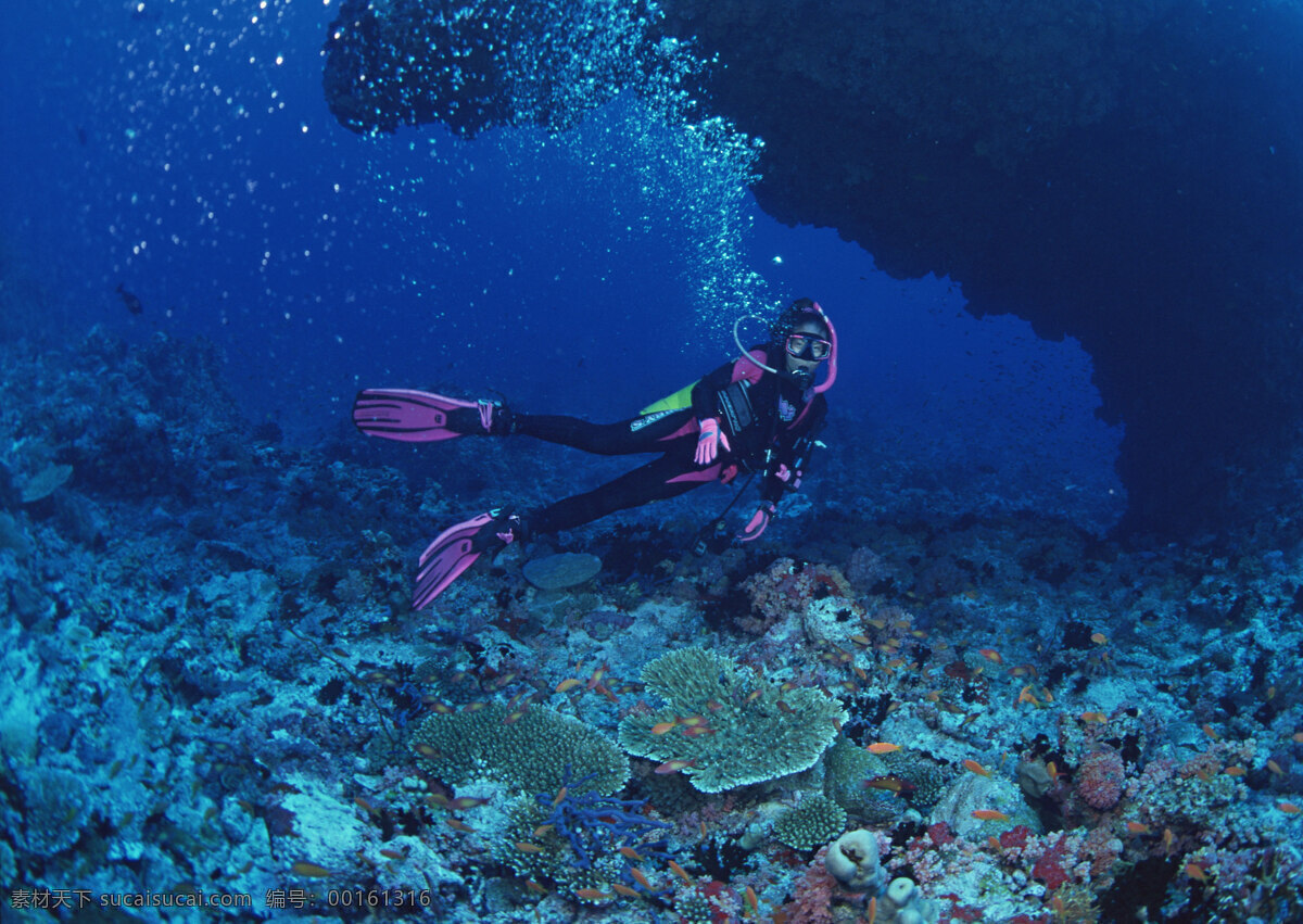 深海潜水 潜水员 海域 海底景观 美景 海水 深海探险 海洋世界 大海 水下能见度 潜水装备 碧海 蓝色海洋 女性 自然景观 摄影图库