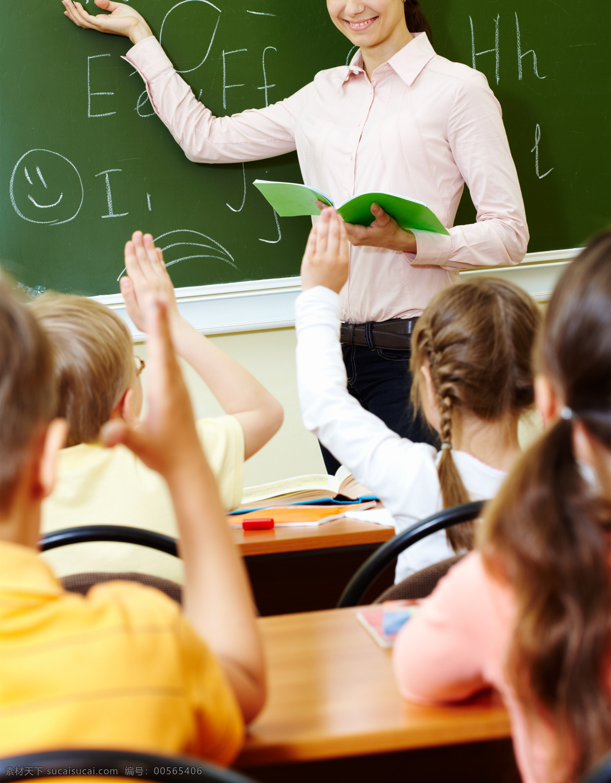 温馨课堂 唯美 温馨 课堂 学校 学习 上课 老师 学生 知识 辅导班 补习班 教育 教学 生活百科 学习办公