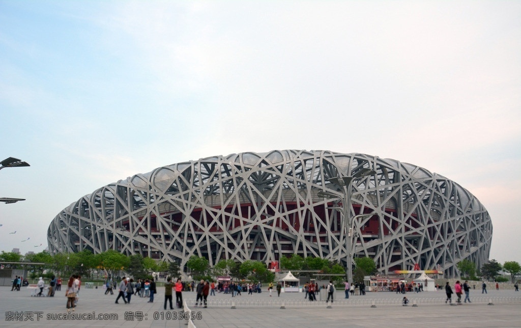 蓝天下的鸟巢 蓝天 鸟巢 奥运会 公园 旅游 建筑 体育 北京 风景 钢结构 人文景观 旅游摄影