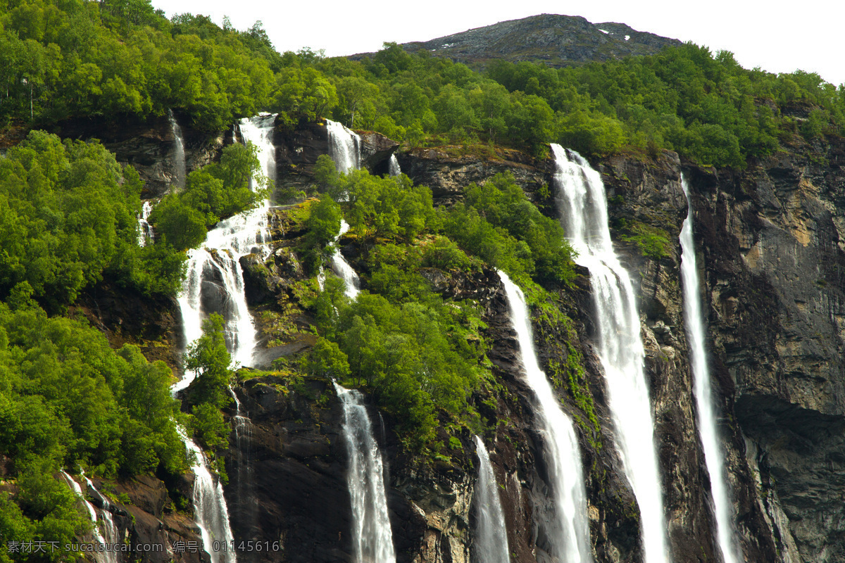 山间 流淌 瀑布 自然风景 自然景观 大自然 美丽的景色 瀑布景色 黑色