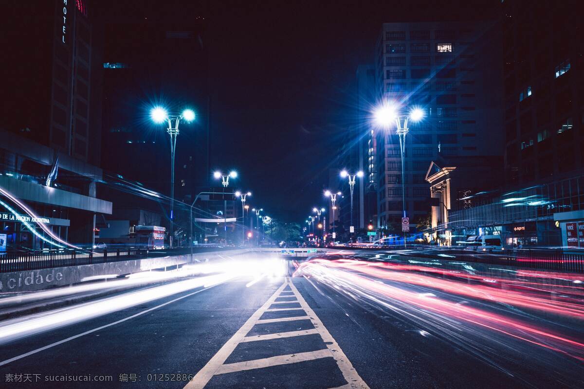 夜晚 唯美 背景 背景图 桌面 壁纸 马路 路上 路灯 灯光 街道 黑夜 深夜 生活百科 生活素材