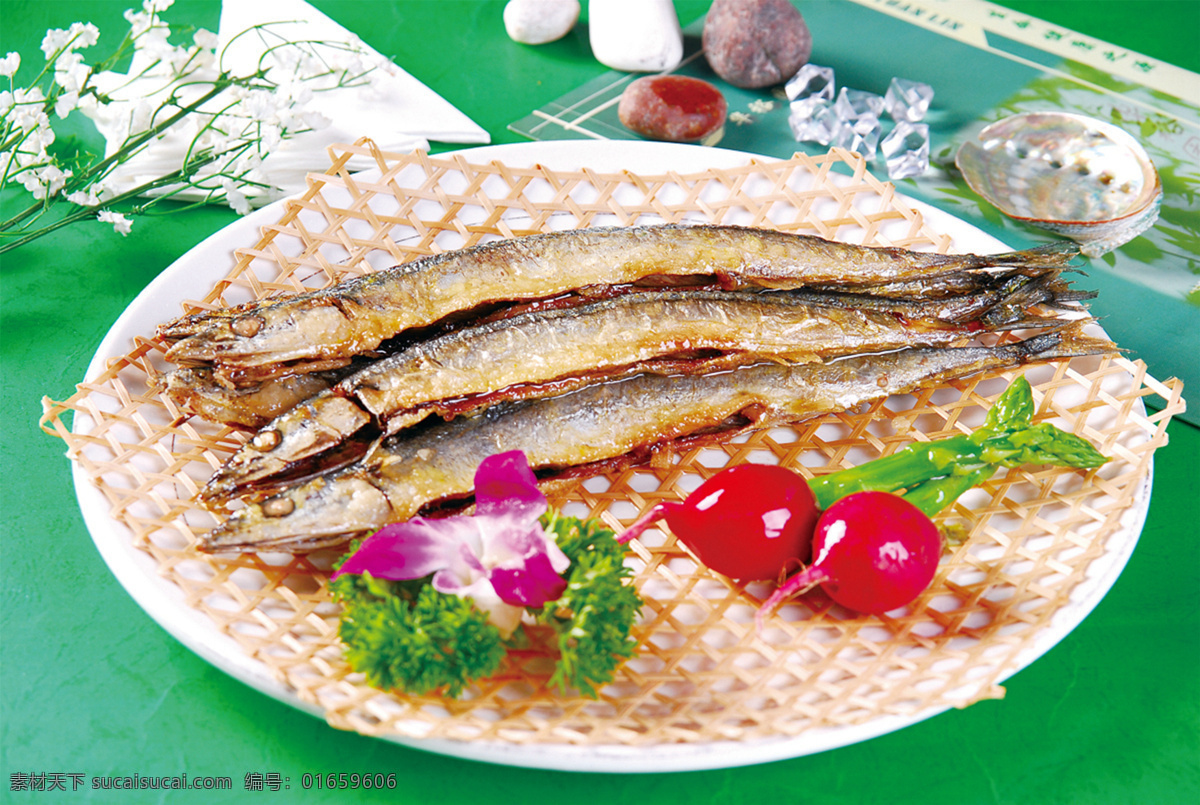 椒盐秋刀鱼 美食 传统美食 餐饮美食 高清菜谱用图