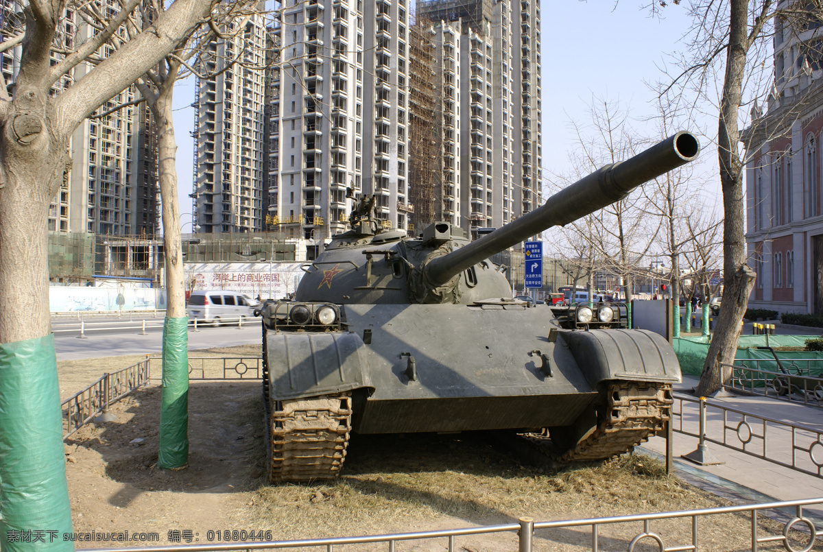 解放 广场 坦克 天津 解放广场 装甲车 战车 59式 废弃 现代科技 军事武器 灰色