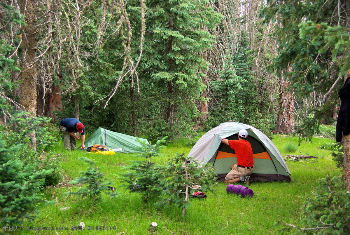 露营大山中 帐篷 户外 户外用品 搭帐篷 野营 露营 旅游摄影 人文景观