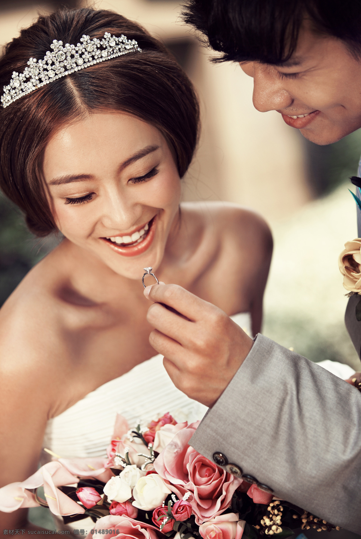结婚 钻戒 开心 新人 新人情侣 婚纱情侣 帅哥美女 情侣新人 新郎新娘 夫妻 爱人 结婚照 婚纱摄影 写真摄影 情侣图片 人物图片