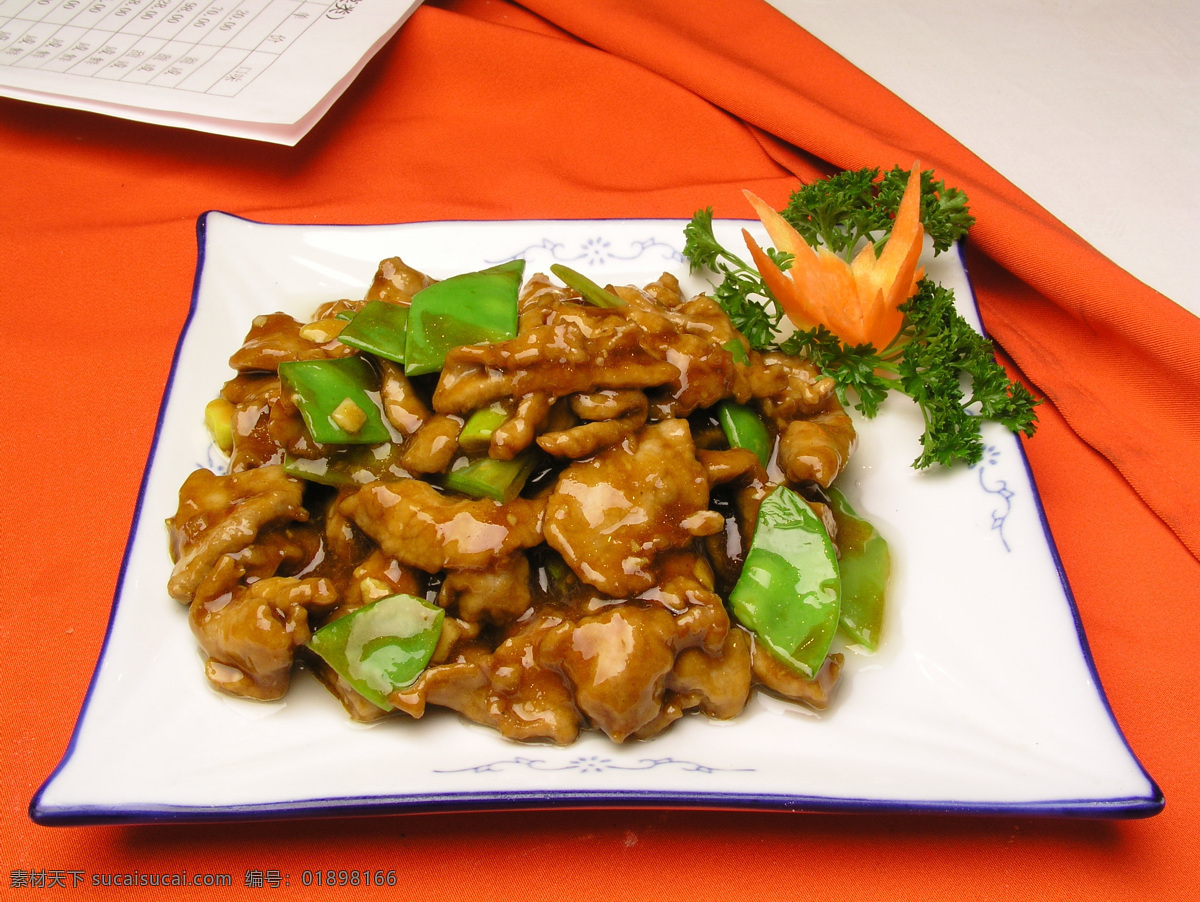 蚝油牛柳 蚝油 牛柳 中华美食 美味 熟菜 鲜花 装饰 盘子 餐饮美食 传统美食 摄影图库