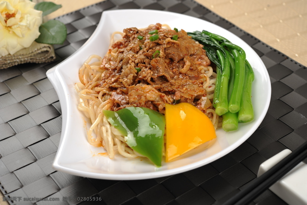 孜然羊肉盖面 美食 美味 中餐 餐饮 菜品 食物 餐饮美食摄影 传统美食 餐饮美食