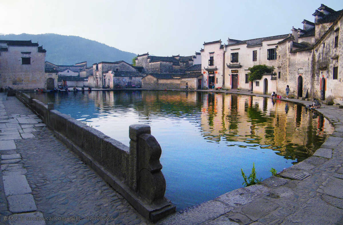 月沼全景 徽州 民居 宏村 月沼 黑瓦白墙 诗情画意 遗产 蓝 自然 特色 古村 山水 文化 建筑摄影 建筑园林