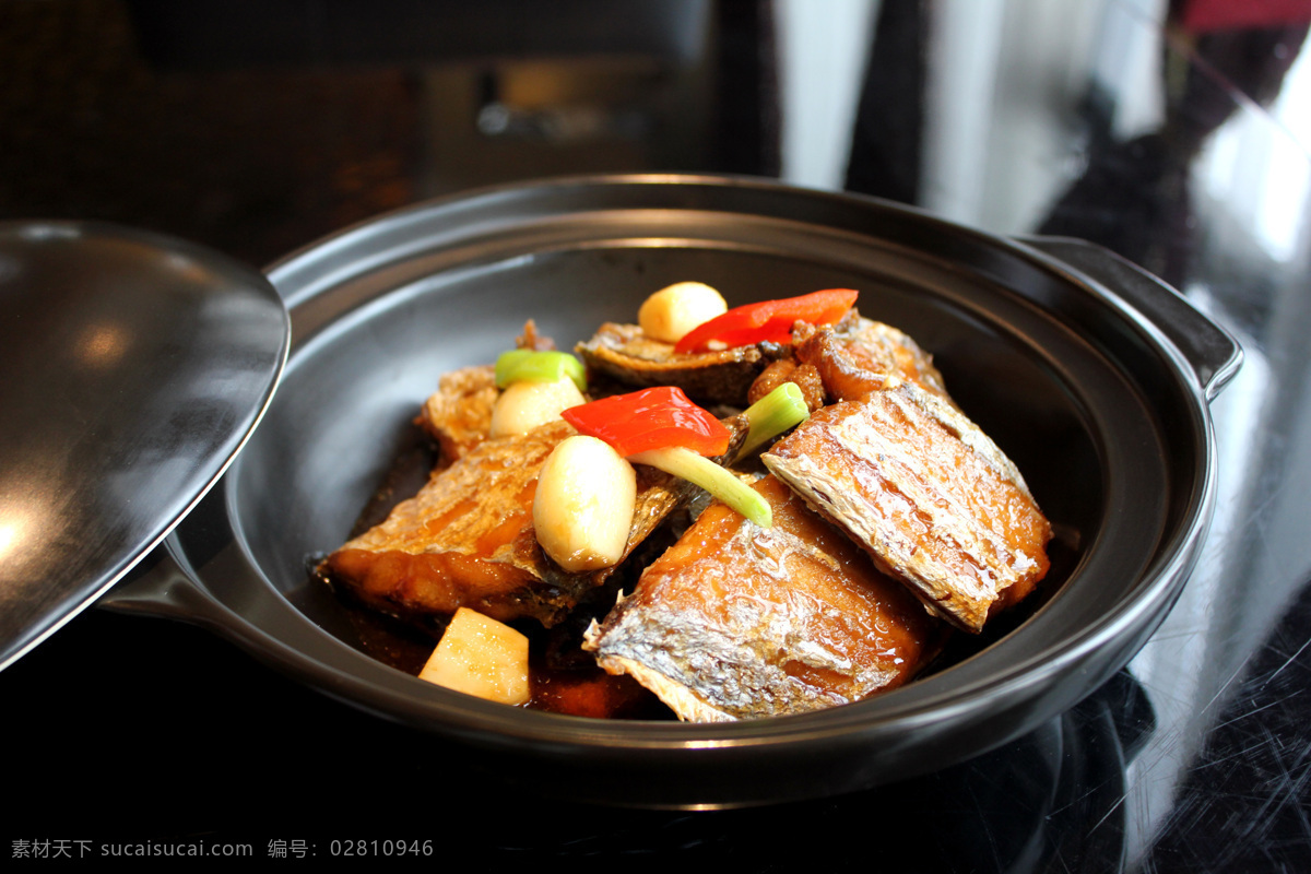 石锅红烧带鱼 带鱼 鱼 鱼块 红烧带鱼 餐饮美食 传统美食