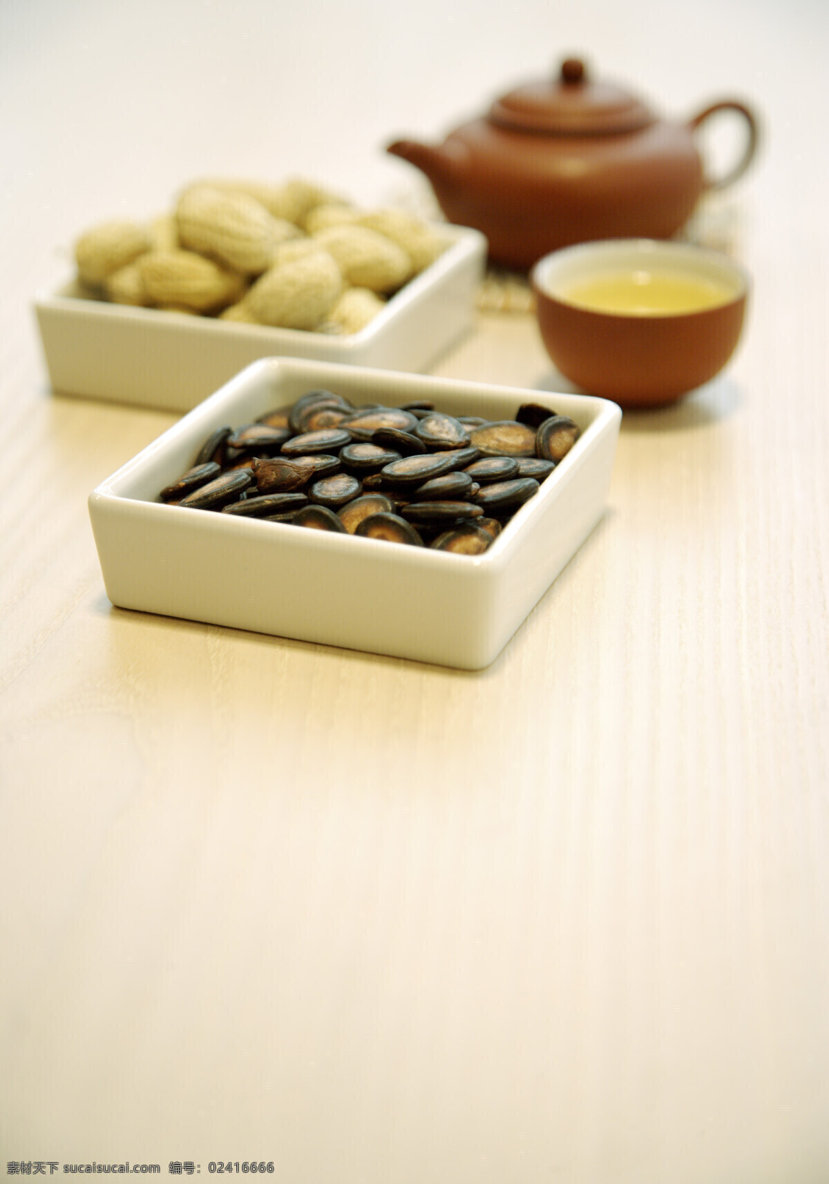 餐饮美食 茶 茶壶 碟子 瓜子 花生 下午茶 配 瓜子花生配茶 长生果 饮茶文化 饮料酒水 psd源文件 餐饮素材