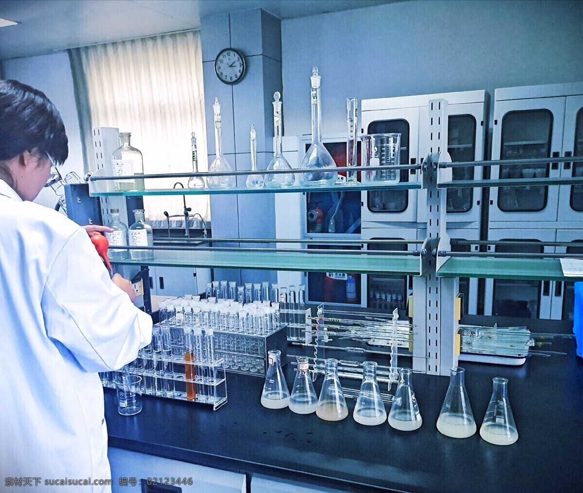 化验图片 玻璃器皿 化验 杯子 化验室 水分析 实拍