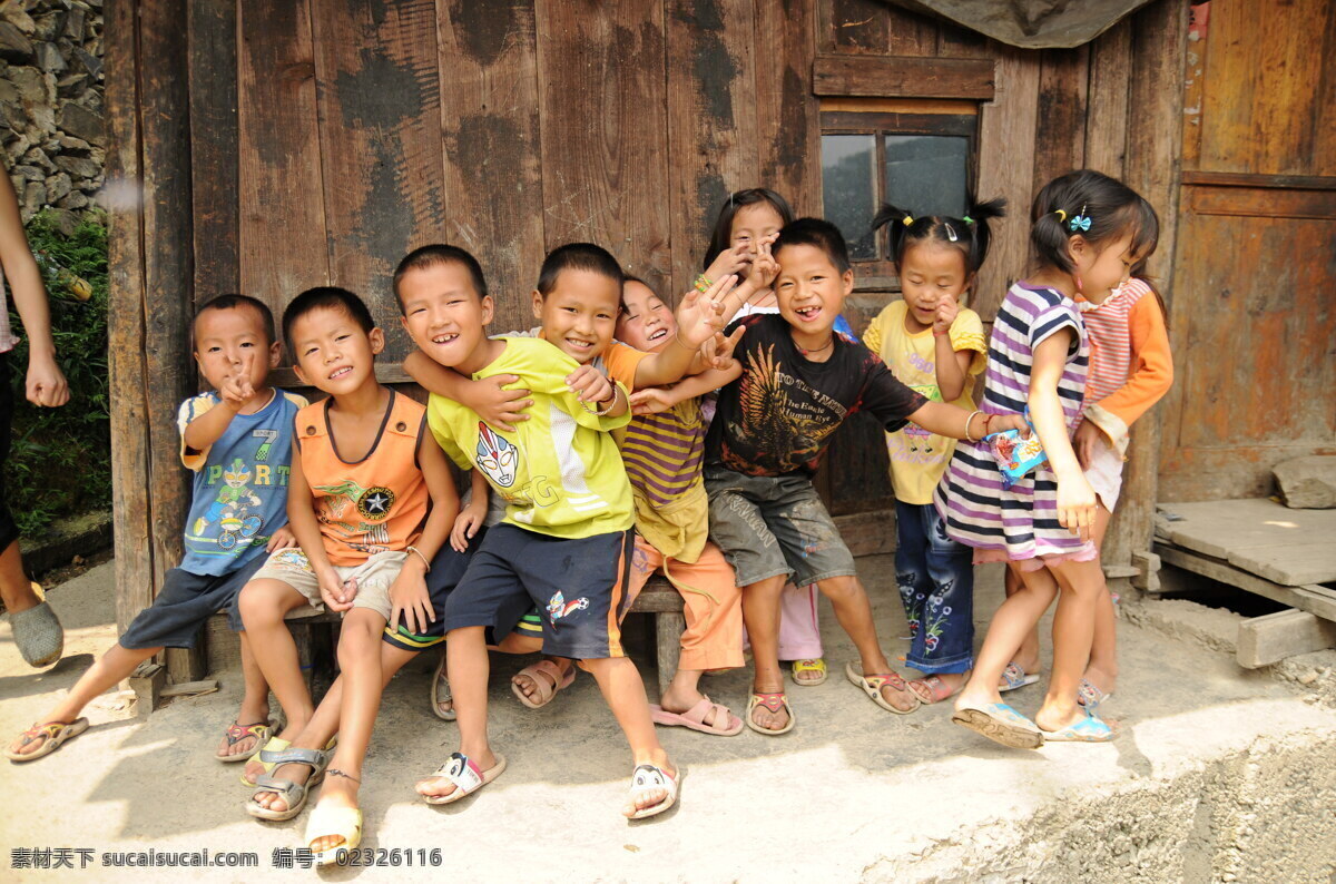 农村小孩 贵州 农村 小孩子 阳光 一群人 小学生 儿童 开心 灿烂的笑容 儿童幼儿 人物图库