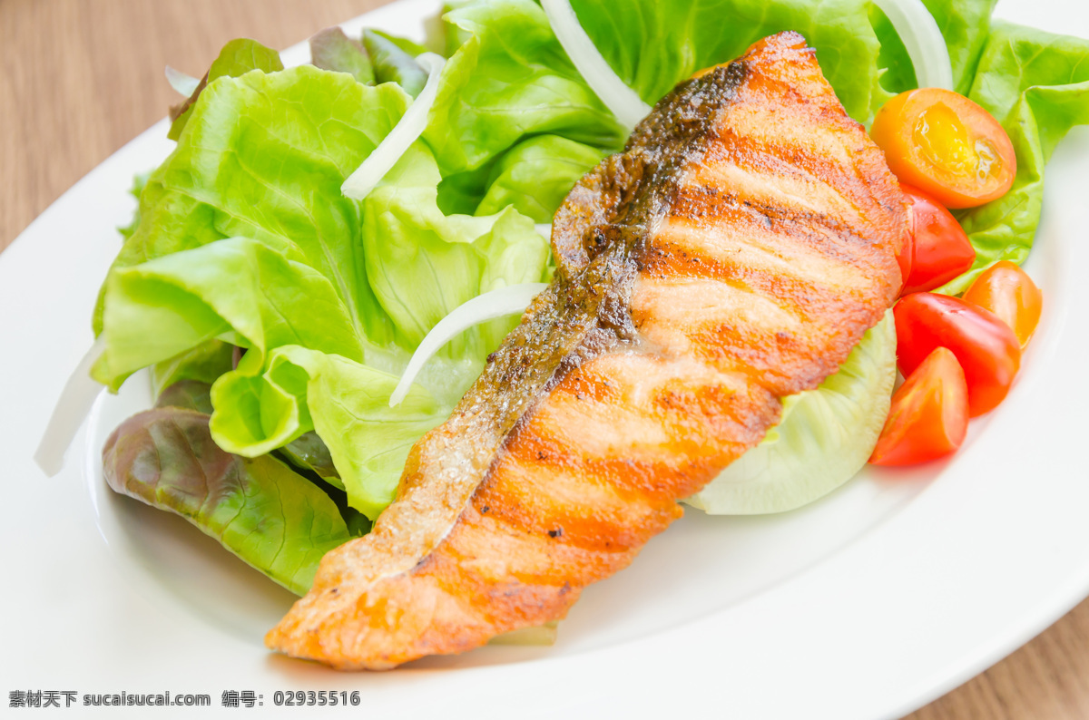 蔬菜 炸鱼 蔬菜与炸鱼 生菜 番茄 餐厅美食 美味 美食图片 餐饮美食