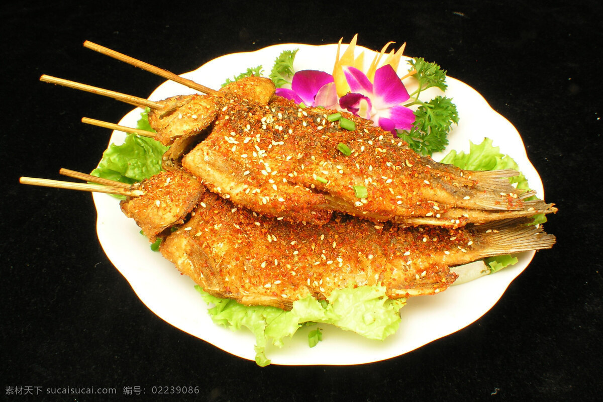 生烤鲫鱼 鲫鱼 烤鱼 鱼 传统美食 餐饮美食