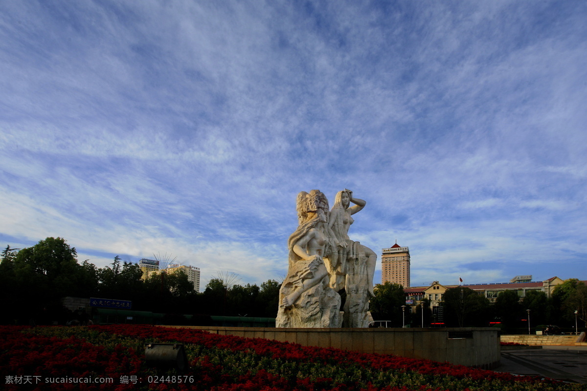 曲靖 三江 女神 雕像 三江女神雕像 广场雕塑 珠江源头 蓝天白云 建筑园林 雕塑