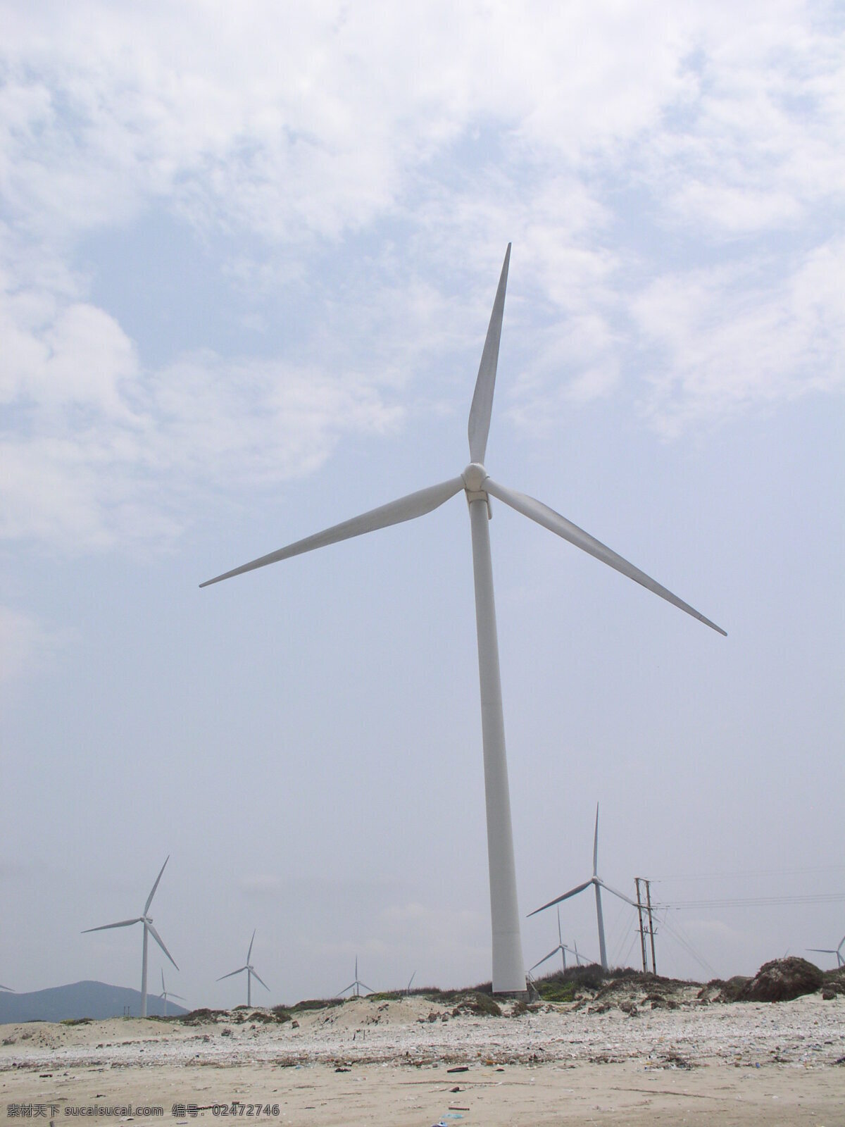 风力 发电 机械 风车 天空 白云 风力发电 设备 装置 工业生产 现代科技