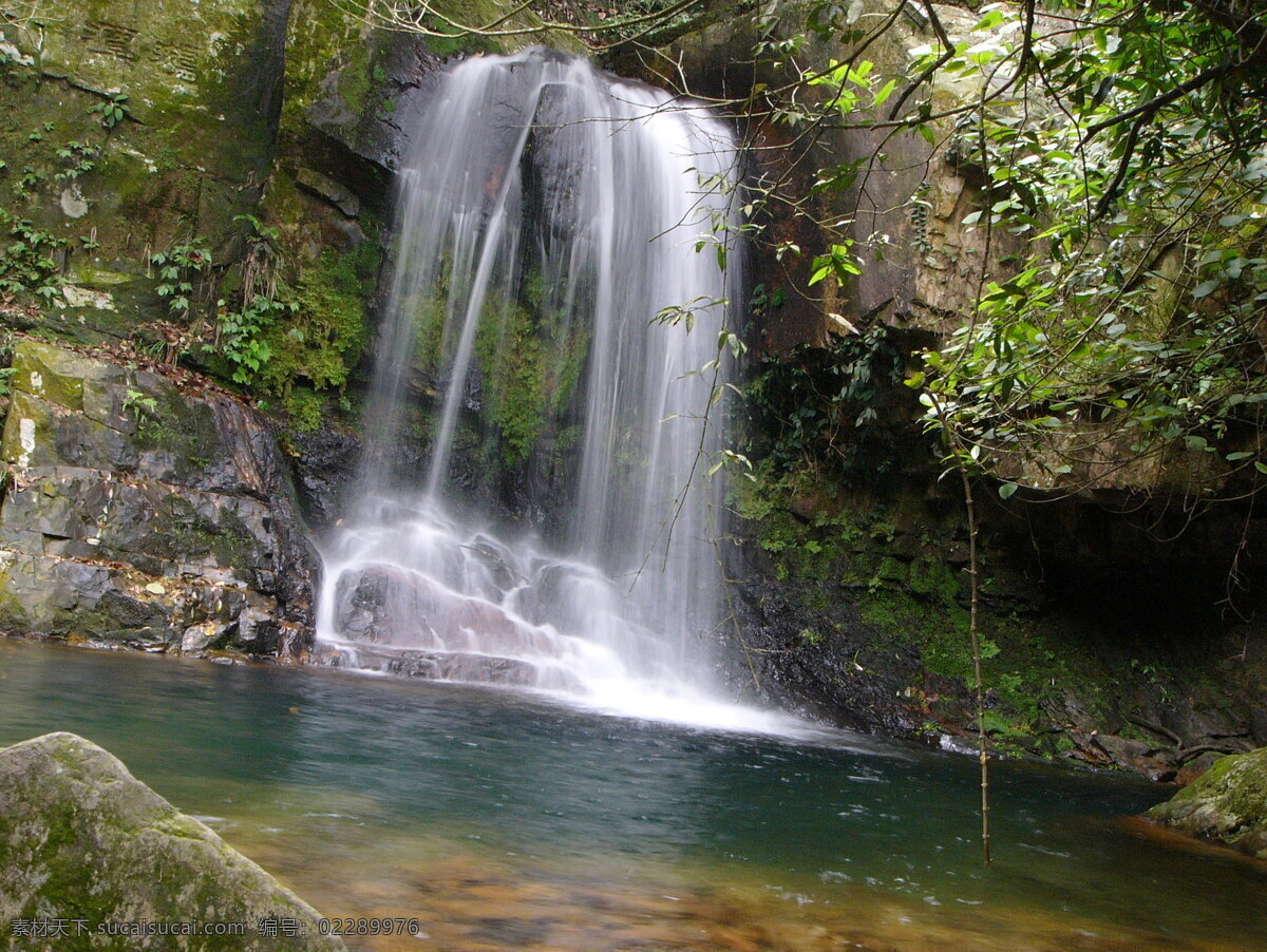 山间瀑布 鼎湖山 老龙潭 瀑布 森林 水流 美景 国内旅游 旅游摄影
