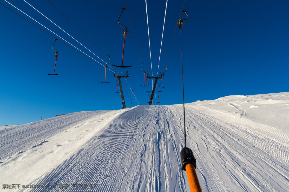 通往 山顶 缆车 雪地 蓝天 山水风景 风景图片