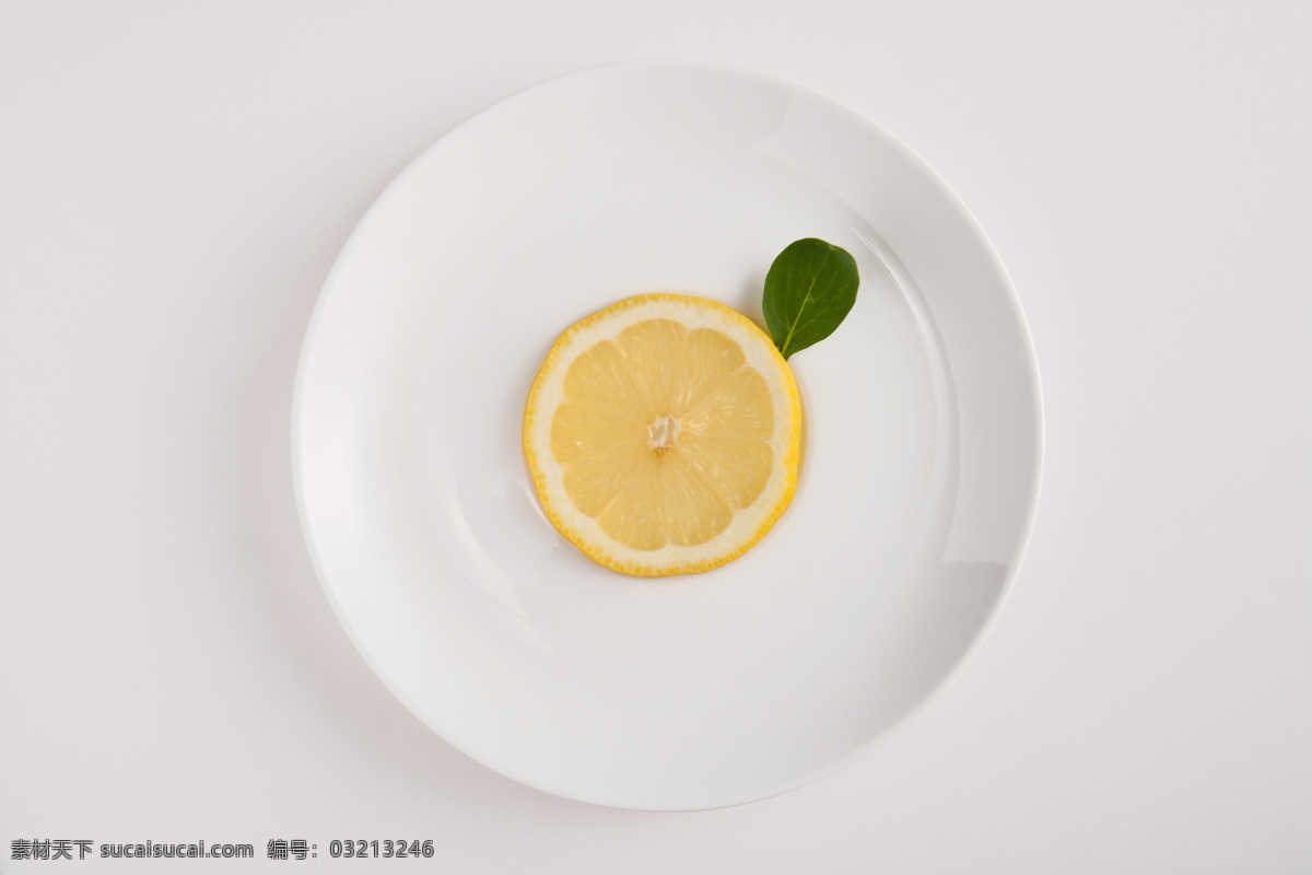 柠檬片 白色 盘中 柠檬 片 唯美摄影 新鲜水果 水果 生物世界