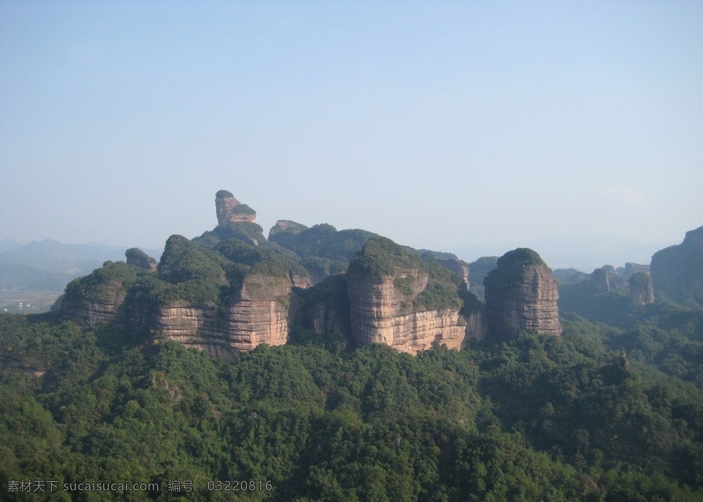 丹霞山 广东 韶关 丹霞地貌 森林 群山 丹霞山风光 树木 蓝天 自然风景 旅游摄影