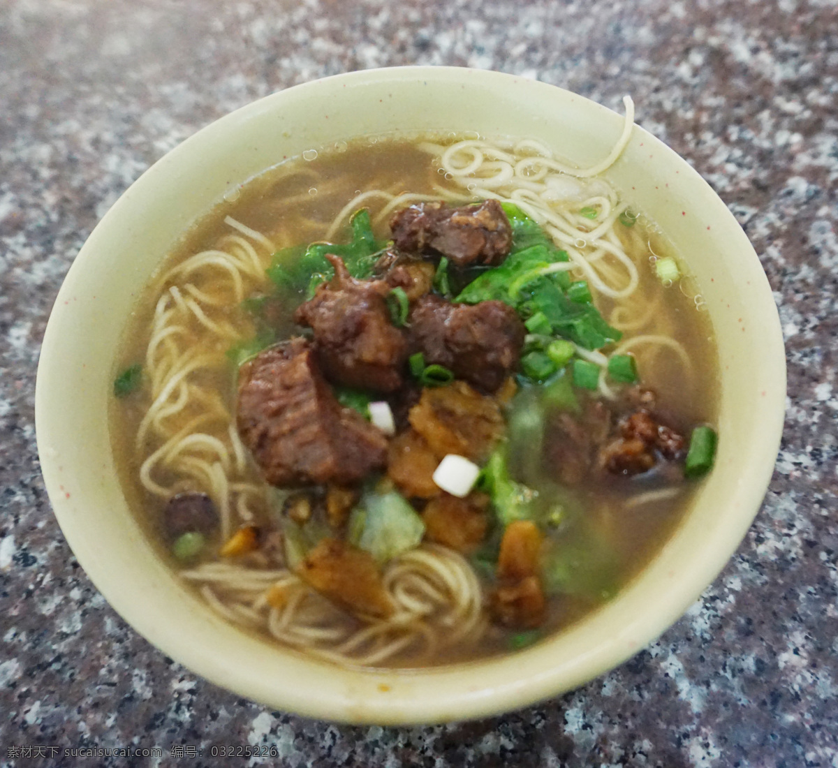 牛腩汤面 牛腩 汤面 牛腩面 红烧牛腩面 红烧牛肉面 餐饮美食 传统美食 美食照片