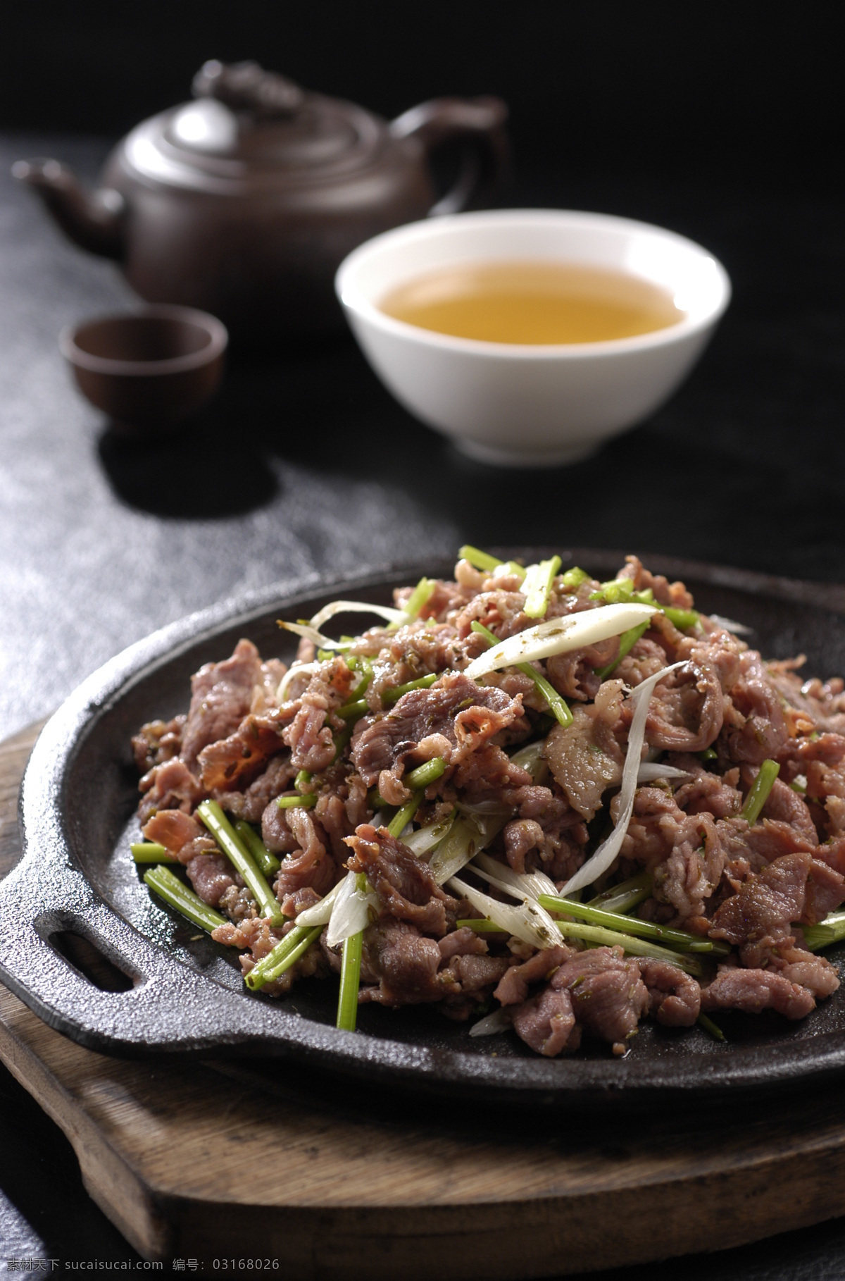 铁板羊肉 羊肉 铁板炒烤羊肉 名菜 中餐 热菜 美食 美味 精致餐饮 饮食 味美 菜品 传统美食 餐饮美食