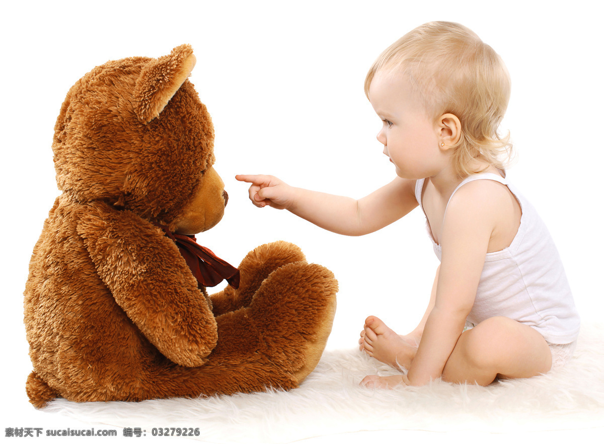 毛绒玩具 婴儿 孩子 儿童 人物摄影 人物图库 熊玩具 儿童图片 人物图片