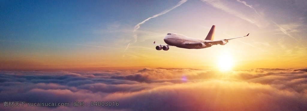 飞行 中 客机 中的 夕阳 云朵 客机图片 工业科技 现代科技 交通工具