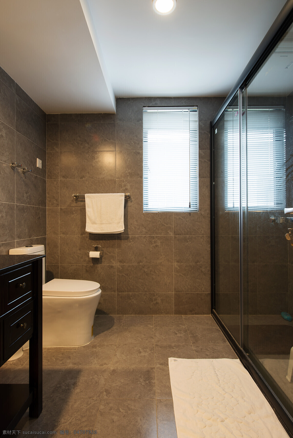 现代 浴室 深色 格子 背景 墙 室内装修 效果图 浴室装修 瓷砖地板 黑色桌面 圆形吊灯