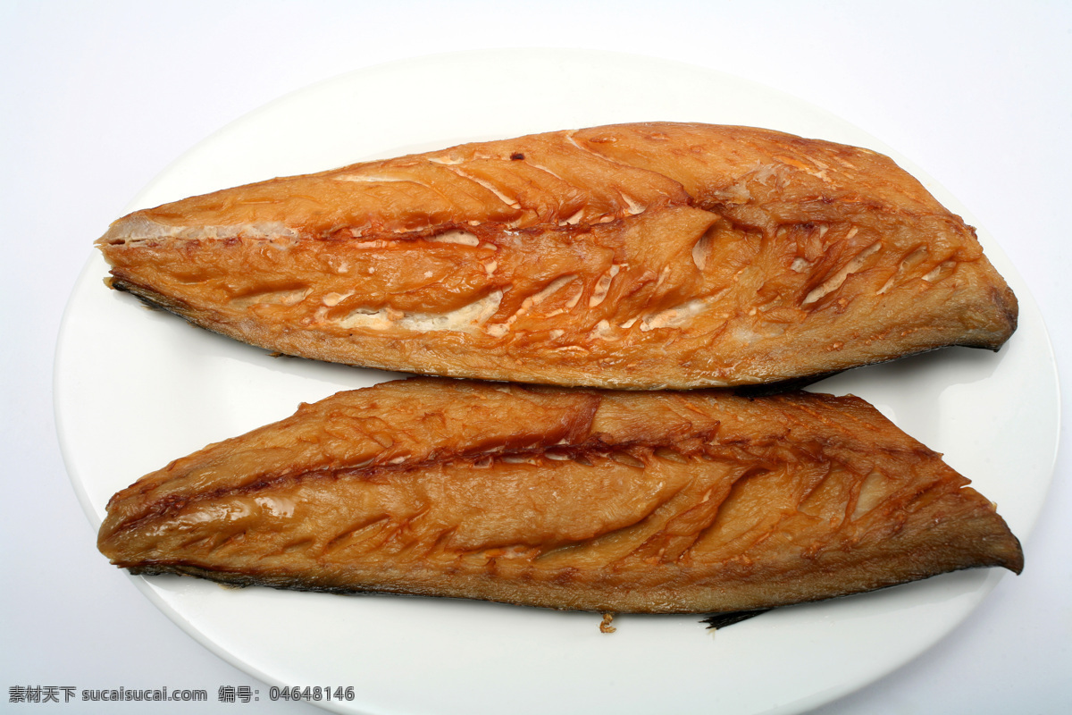 盘子 里 鱼 食物 美食 熏鱼 海鲜 食材原料 餐饮美食